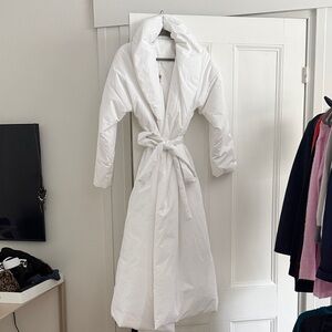 SKIMS Elegant White Belted Robe